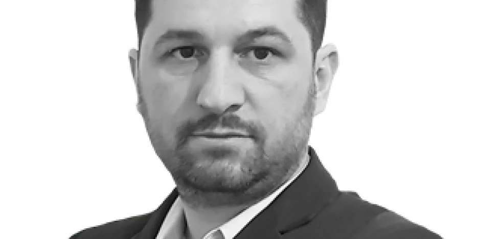 Decizii aberante: de ce să închizi terasele la 23? De ce nu la 20 sau 24? Cu metroul cum rămâne? Mai ţinem spitalele?